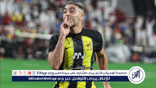 شاهد.. مشجع لنادي الهلال يضرب حمدالله بالعصا عقب نهائي السوبر السعودي